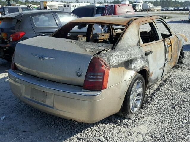 2C3KA63H76H172304 - 2006 CHRYSLER 300C BURN photo 4