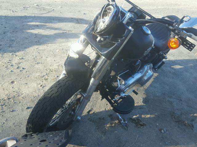 1HD1JRV21CB035055 - 2012 HARLEY-DAVIDSON FLS SOFTAI 黑色 照片 2