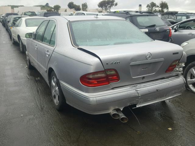 WDBJF70J12B485260 - 2002 MERCEDES-BENZ E 430 GRAY photo 3