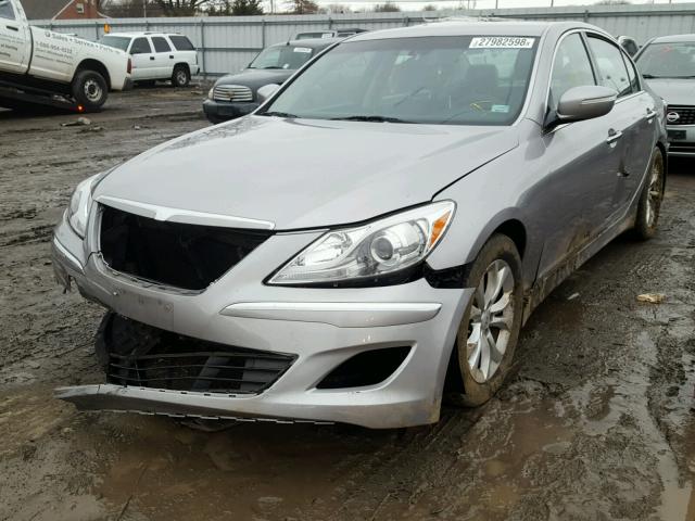 KMHGC4DDXDU237986 - 2013 HYUNDAI GENESIS 3. SILVER photo 2