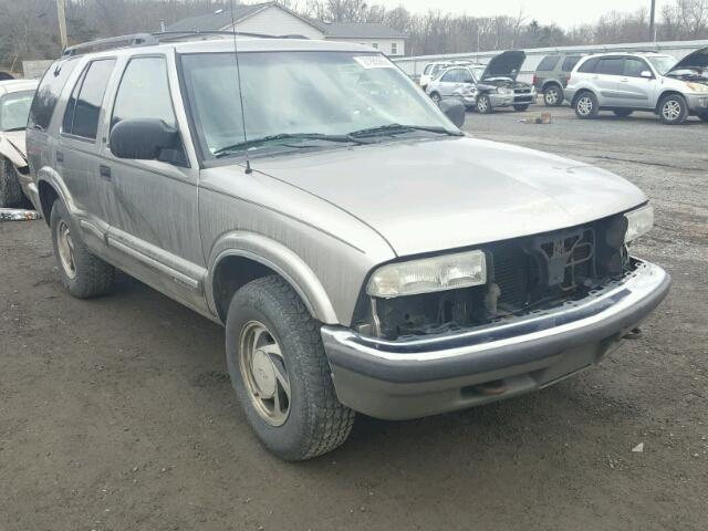 1GNDT13W012181063 - 2001 CHEVROLET BLAZER GOLD photo 1