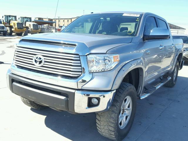 5TFHW5F15HX644417 - 2017 TOYOTA TUNDRA CRE SILVER photo 2