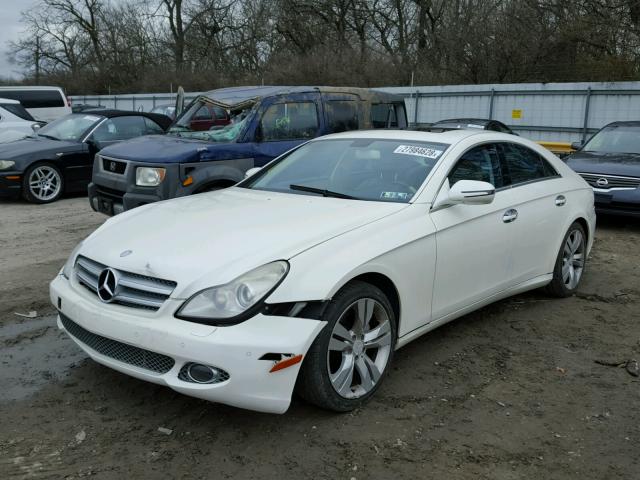 WDDDJ72X09A149846 - 2009 MERCEDES-BENZ CLS 550 WHITE photo 2