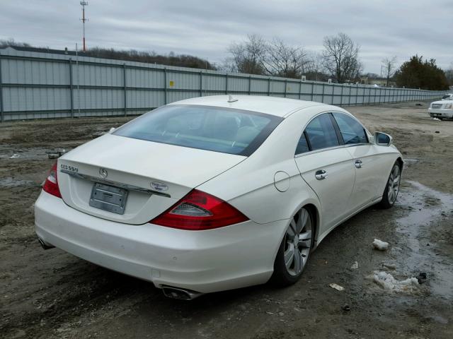 WDDDJ72X09A149846 - 2009 MERCEDES-BENZ CLS 550 WHITE photo 4