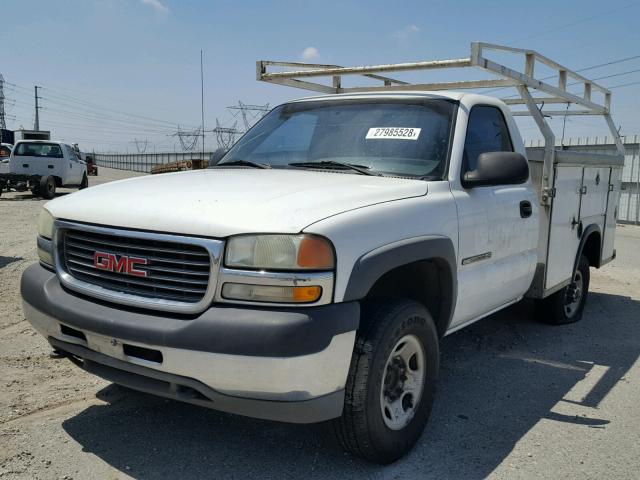 1GDHC24U12E252473 - 2002 GMC SIERRA C25 WHITE photo 2