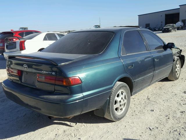 4T1BG22K1VU817388 - 1997 TOYOTA CAMRY CE GREEN photo 4