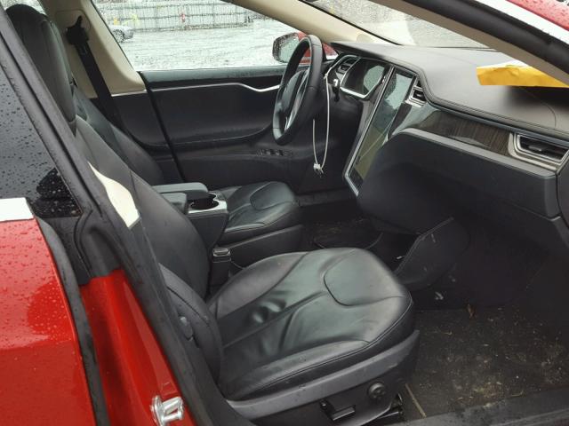 5YJSA1DN8DFP25967 - 2013 TESLA MODEL S RED photo 5
