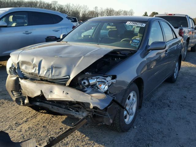 4T1BE32K15U973149 - 2005 TOYOTA CAMRY LE GRAY photo 2