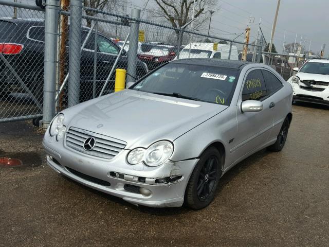 WDBRN47J82A179091 - 2002 MERCEDES-BENZ C 230K SPO SILVER photo 2