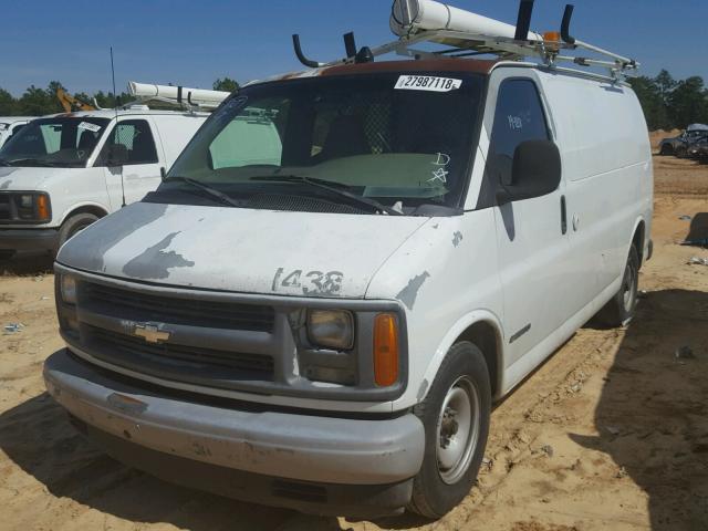 1GCFG25W521111977 - 2002 CHEVROLET EXPRESS G2 WHITE photo 2