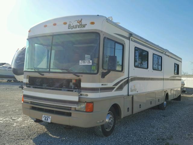 3FCNF53S1XJA25416 - 1999 FORD MOTORHOME TAN photo 2