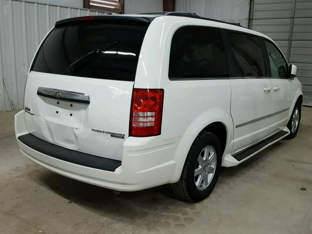 2A4RR5D13AR241243 - 2010 CHRYSLER TOWN & COU WHITE photo 4