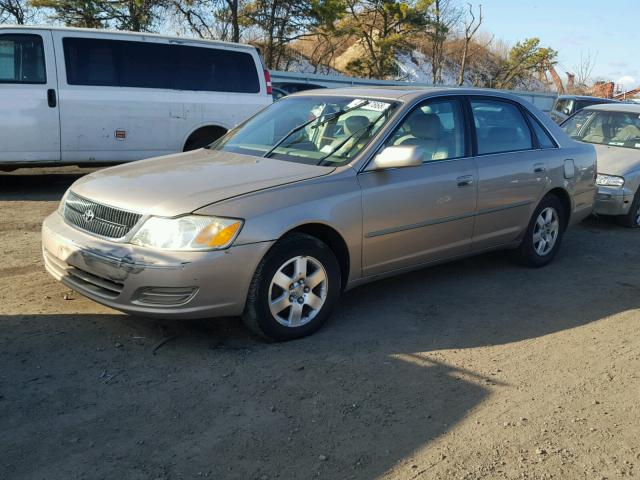 4T1BF28B31U178645 - 2001 TOYOTA AVALON XL GOLD photo 2