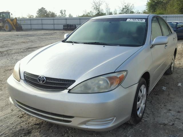 4T1BE32K22U061268 - 2002 TOYOTA CAMRY LE SILVER photo 2