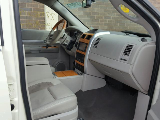 1A8HW58258F134279 - 2008 CHRYSLER ASPEN LIMI 白色 照片 5