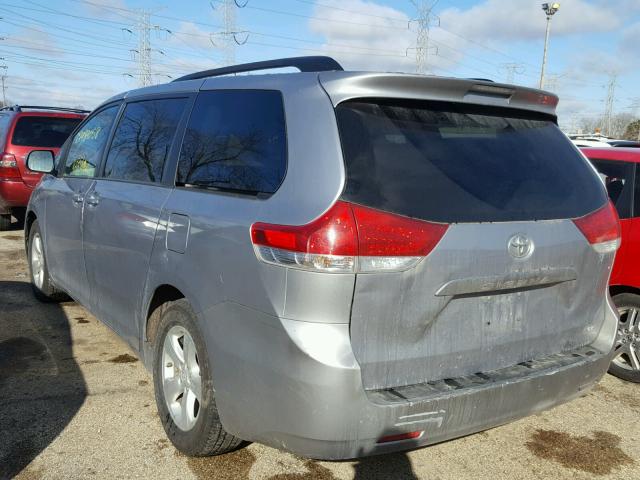 5TDKK3DC7CS211237 - 2012 TOYOTA SIENNA LE SILVER photo 3