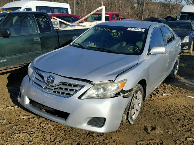 4T1BF3EK3BU699358 - 2011 TOYOTA CAMRY BASE SILVER photo 2