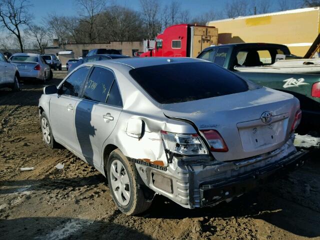 4T1BF3EK3BU699358 - 2011 TOYOTA CAMRY BASE SILVER photo 3