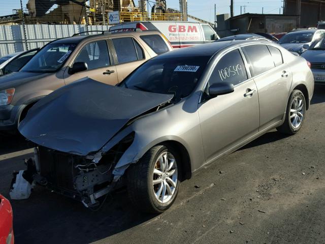 JNKCV61E79M308251 - 2009 INFINITI G37 BASE GRAY photo 2