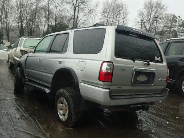 JT3GN86R620256672 - 2002 TOYOTA 4RUNNER SR SILVER photo 3