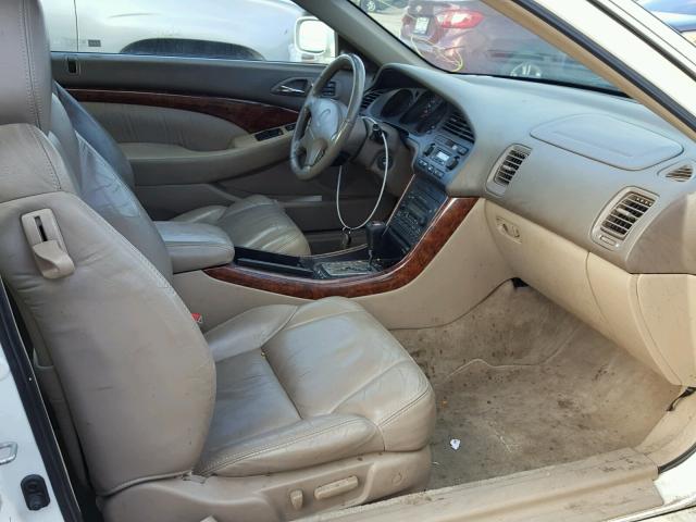 19UYA42432A001049 - 2002 ACURA 3.2CL WHITE photo 5