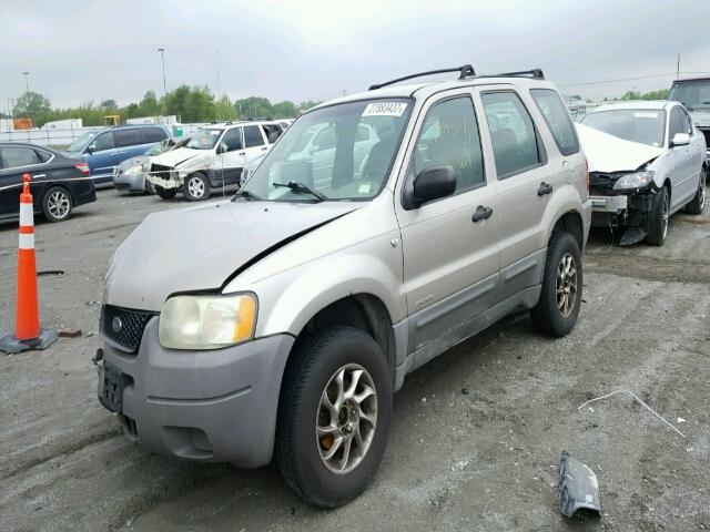 1FMYU01121KA52035 - 2001 FORD ESCAPE XLS TAN photo 2