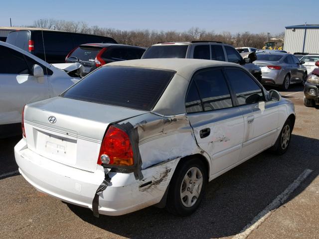 KMHCG45CX5U632387 - 2005 HYUNDAI ACCENT GL WHITE photo 4