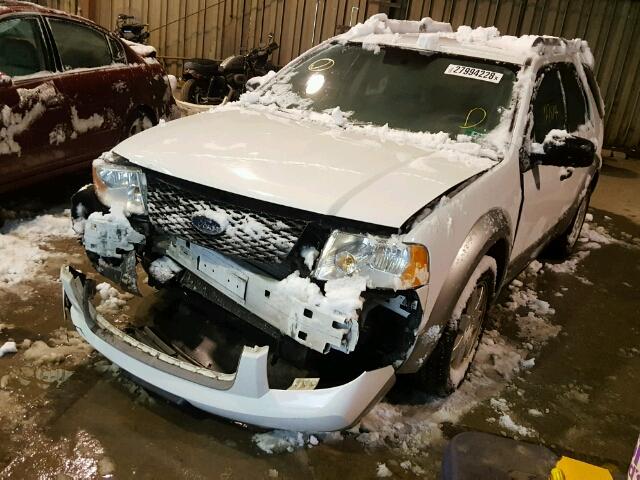 1FMZK01155GA70239 - 2005 FORD FREESTYLE WHITE photo 2