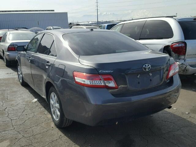 4T4BF3EK5BR204390 - 2011 TOYOTA CAMRY BASE GRAY photo 3