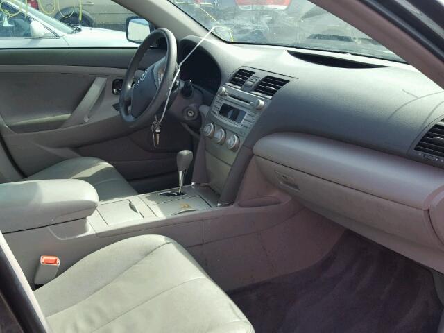 4T4BF3EK5BR204390 - 2011 TOYOTA CAMRY BASE GRAY photo 5