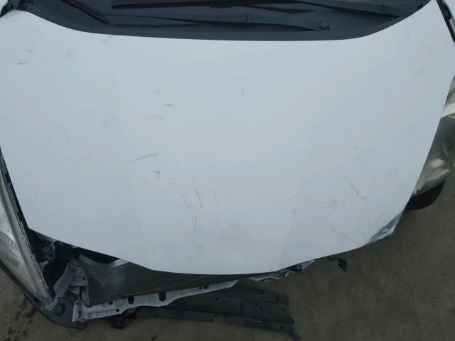 JHMGE8H42AC008864 - 2010 HONDA FIT SPORT WHITE photo 7