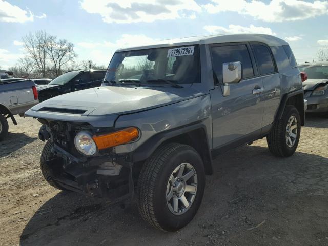 JTEBU4BF6EK184826 - 2014 TOYOTA FJ CRUISER GRAY photo 2