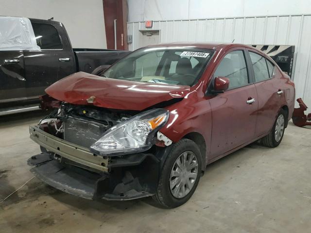 3N1CN7AP4FL920067 - 2015 NISSAN VERSA S RED photo 2