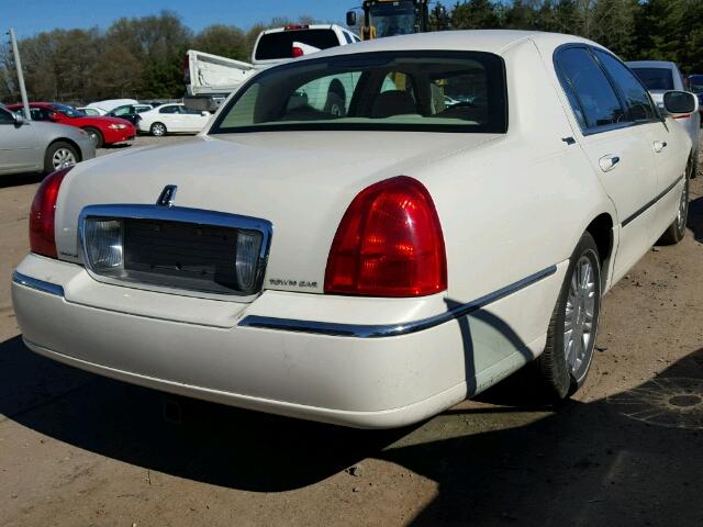 1LNHM82V87Y602778 - 2007 LINCOLN TOWN CAR S WHITE photo 4