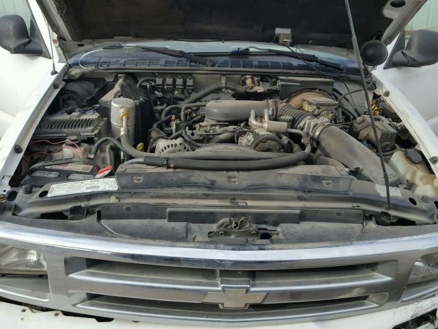 1GCCS14X6V8172644 - 1997 CHEVROLET S TRUCK S1 WHITE photo 7