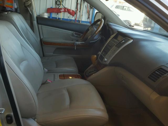 JTJHA31U340065124 - 2004 LEXUS RX 330 BEIGE photo 5