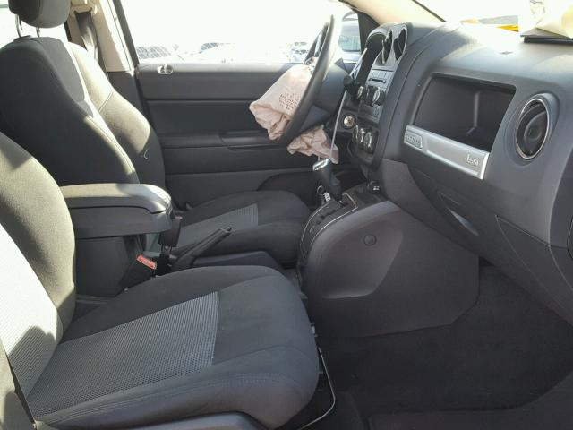 1C4NJCBA8FD198371 - 2015 JEEP COMPASS SP WHITE photo 5