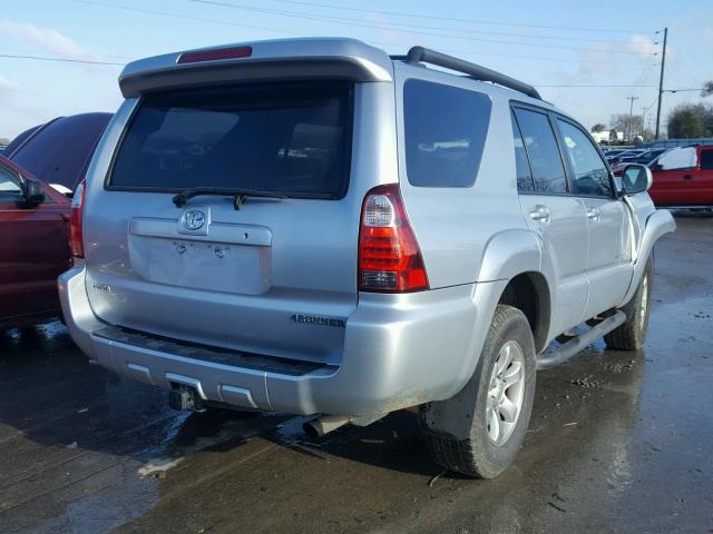 JTEBU14R260088145 - 2006 TOYOTA 4RUNNER SR SILVER photo 4