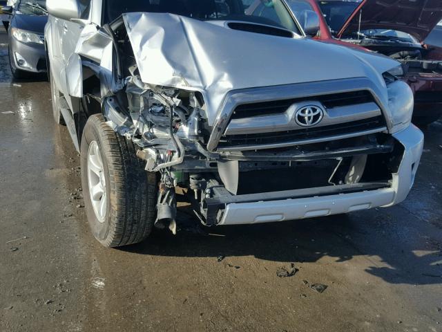 JTEBU14R260088145 - 2006 TOYOTA 4RUNNER SR SILVER photo 9