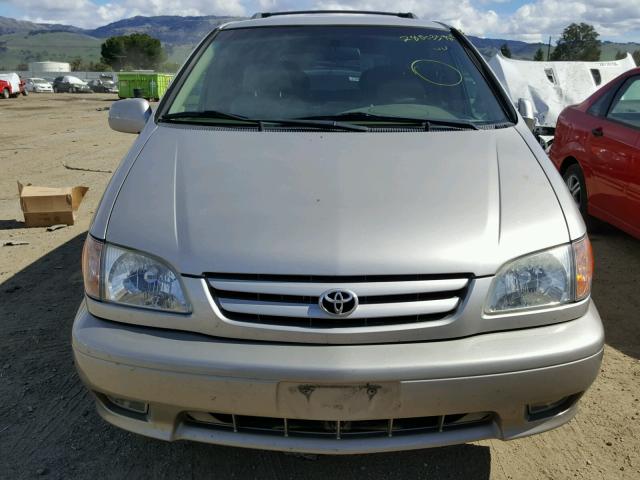 4T3ZF13C71U377889 - 2001 TOYOTA SIENNA LE SILVER photo 10