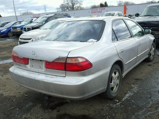 1HGCG5656WA222779 - 1998 HONDA ACCORD EX SILVER photo 4