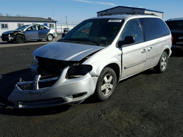 1D4GP45R55B138981 - 2005 DODGE CARAVAN SX SILVER photo 2