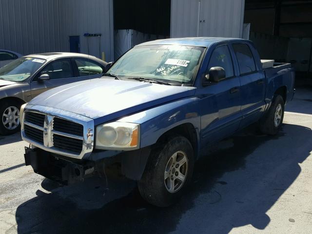 1D7HE48K35S210305 - 2005 DODGE DAKOTA QUA BLUE photo 2