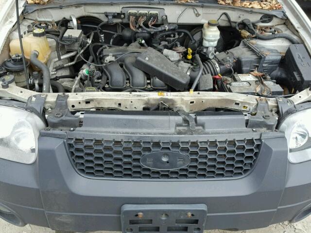 1FMCU93136KD18682 - 2006 FORD ESCAPE XLT WHITE photo 7