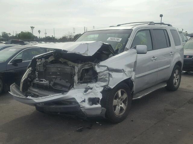 5FNYF3H44BB011470 - 2011 HONDA PILOT EX SILVER photo 2