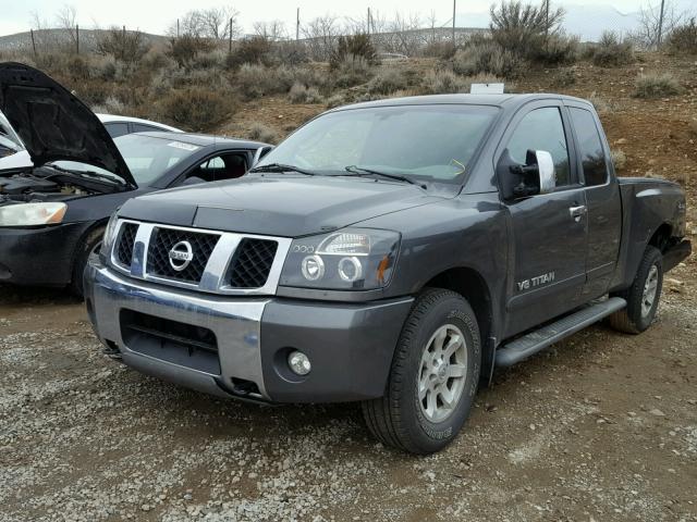 1N6AA06B75N500965 - 2005 NISSAN TITAN XE GRAY photo 2