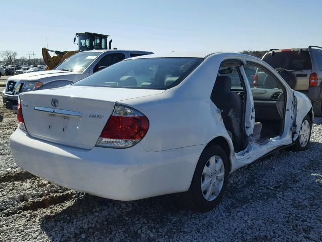 4T1BE32K55U416437 - 2005 TOYOTA CAMRY LE WHITE photo 4