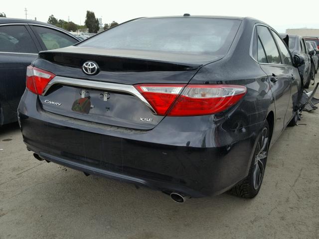 4T1BK1FK8FU560511 - 2015 TOYOTA CAMRY XSE BLACK photo 4