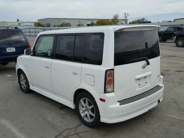 JTLKT324564032420 - 2006 TOYOTA SCION XB თეთრი ფოტო 3