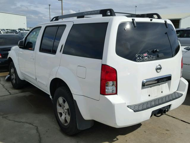 5N1AR18U46C620375 - 2006 NISSAN PATHFINDER WHITE photo 3